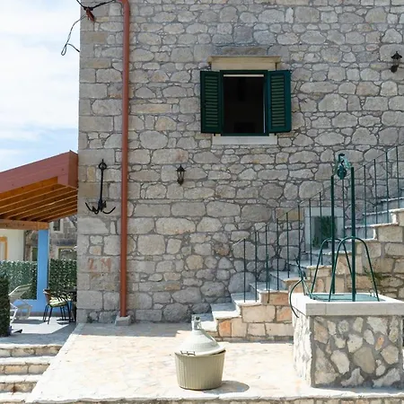 Stone House Dario With Finnish Sauna And An Outdoor Hot Tub