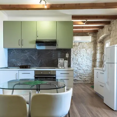 Stone House Dario With Finnish Sauna And An Outdoor Hot Tub Lokva Rogoznica