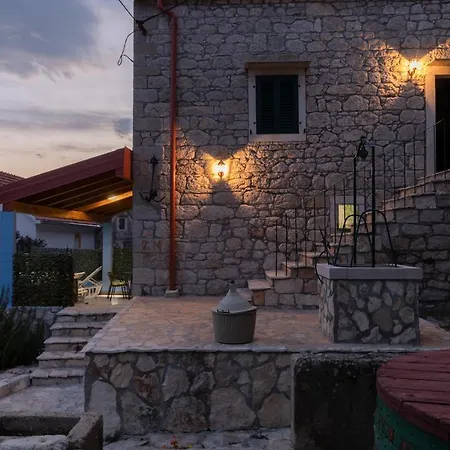 Stone House Dario With Finnish Sauna And An Outdoor Hot Tub *