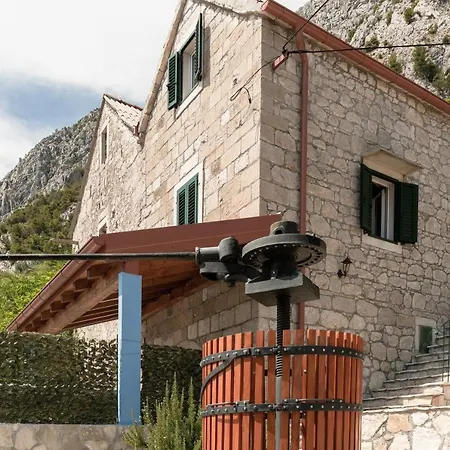 Holiday home Stone House Dario With Finnish Sauna And An Outdoor Hot Tub *
